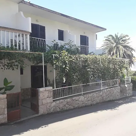 Apartment Milatic Jelsa (Hvar)